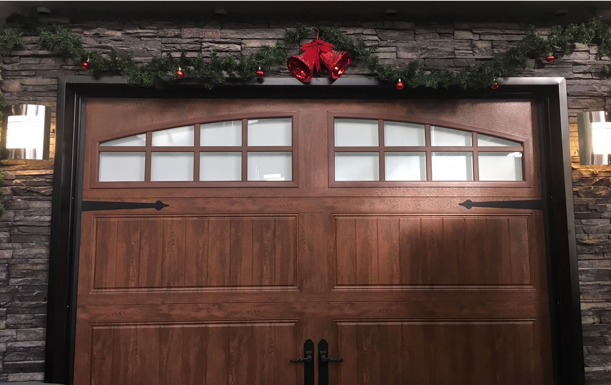 Fun ways to decorate your Garage door for the Holidays | Blog | Wallace